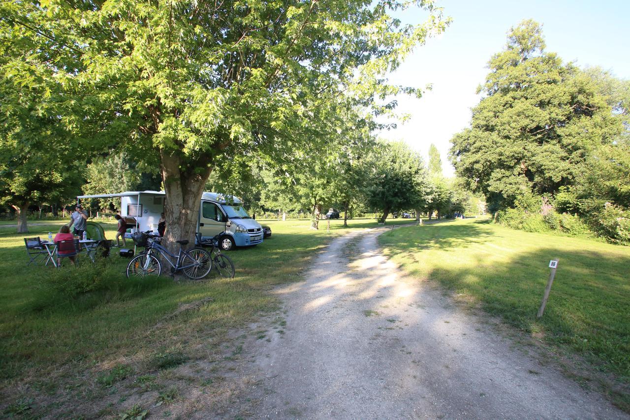Camping L'Ilot Du Chail Sansais Luaran gambar